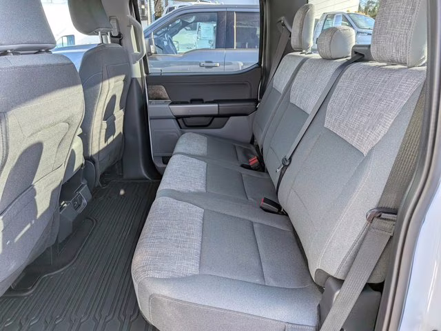 2023 Oxford White Ford F-150 XLT 4X4 Truck