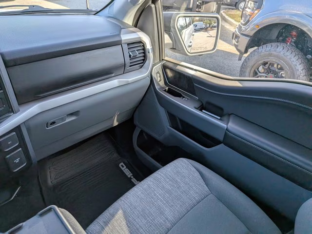 2023 Oxford White Ford F-150 XLT 4X4 Truck