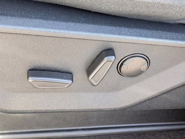 2023 Oxford White Ford F-150 XLT 4X4 Truck