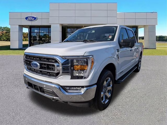 2023 Oxford White Ford F-150 XLT 4X4 Truck
