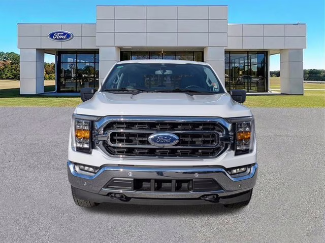 2023 Oxford White Ford F-150 XLT 4X4 Truck