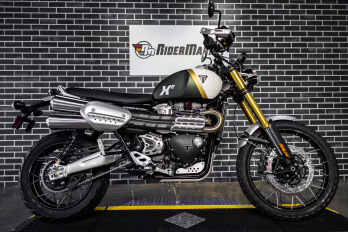 2026 MATT KHAKI / MATT CRYSTAL Triumph Scrambler 1200 XE Motorcycle