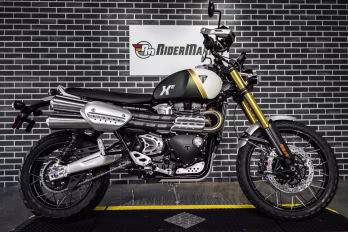 2026 MATT KHAKI / MATT CRYSTAL Triumph Scrambler 1200 XE Motorcycle