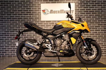 2025 COSMIC YELLOW / SAPPHIRE BLACK Triumph Tiger Sport 800 Motorcycle