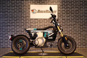 2025 COSMIC BLACK 2 BMW CE 02 Base Motorcycle