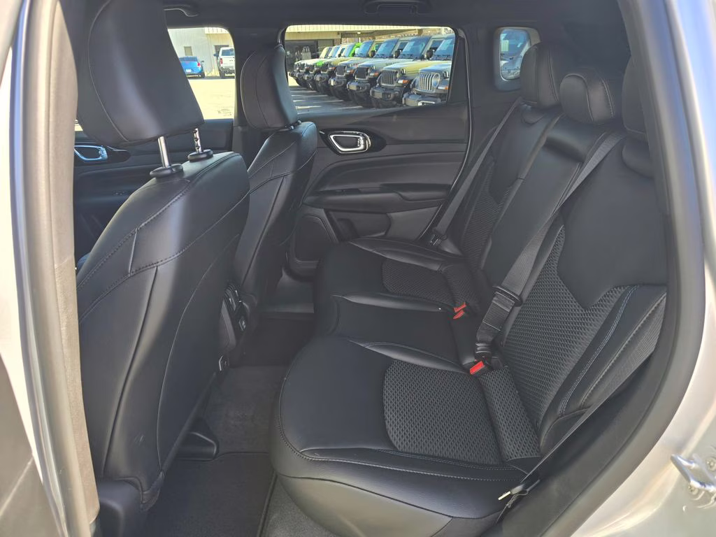 2026 Silver Zynith Metallic Clearcoat Jeep Compass Latitude 4X4 SUV