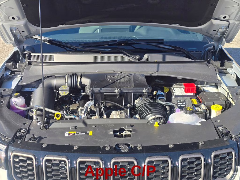 2026 Silver Zynith Metallic Clearcoat Jeep Compass Latitude 4X4 SUV