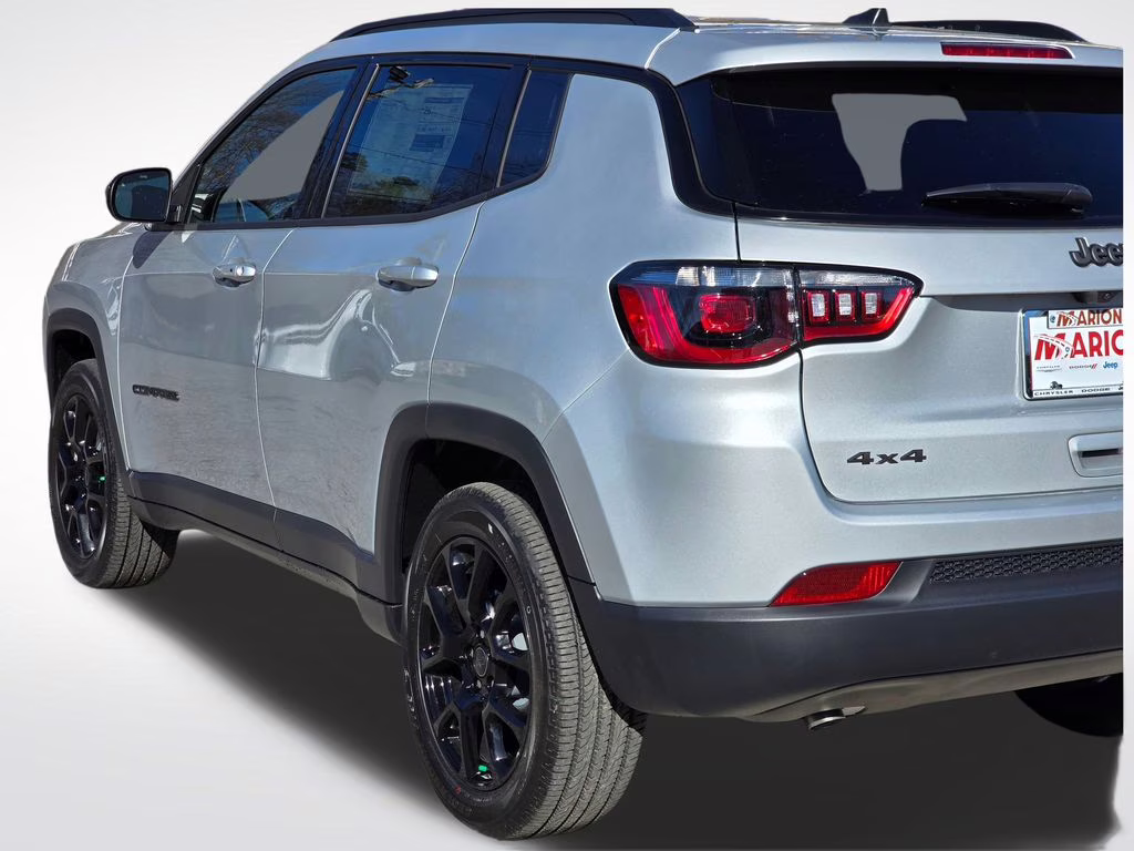 2026 Silver Zynith Metallic Clearcoat Jeep Compass Latitude 4X4 SUV