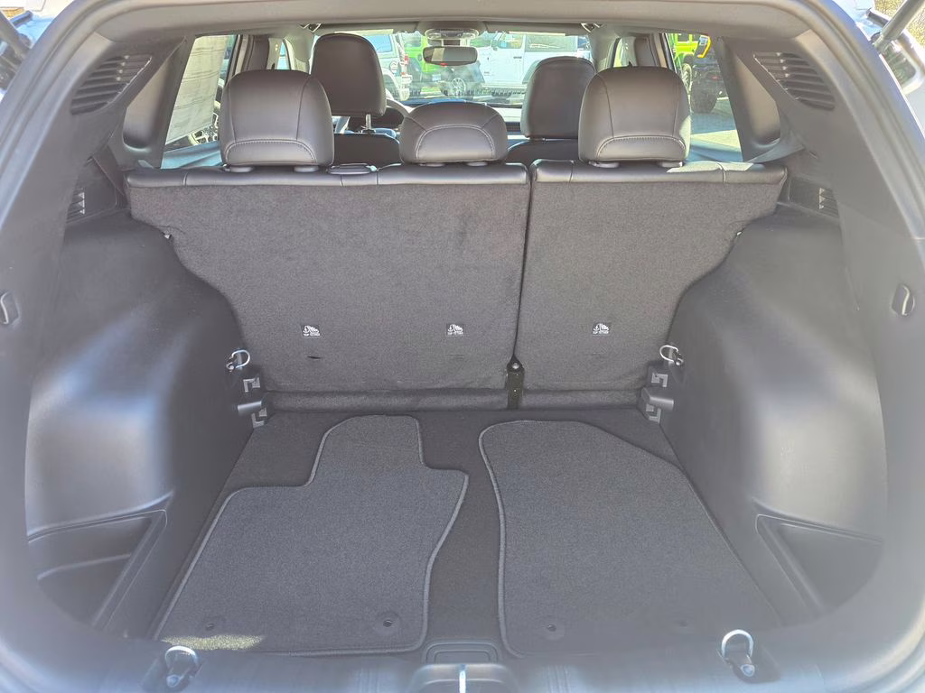 2026 Silver Zynith Metallic Clearcoat Jeep Compass Latitude 4X4 SUV