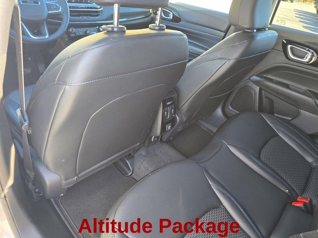 2026 Silver Zynith Metallic Clearcoat Jeep Compass Latitude 4X4 SUV