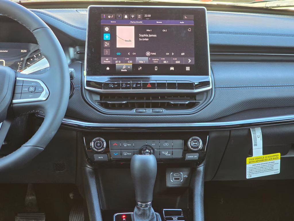 2026 Silver Zynith Metallic Clearcoat Jeep Compass Latitude 4X4 SUV