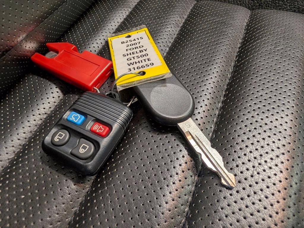 2007 White Ford Mustang Shelby GT500 RWD Convertible