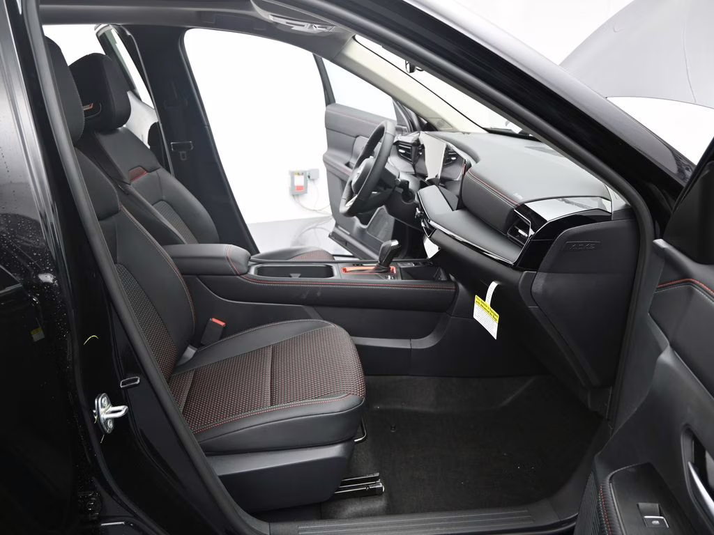 2026 Super Black Nissan Kicks SR FWD SUV