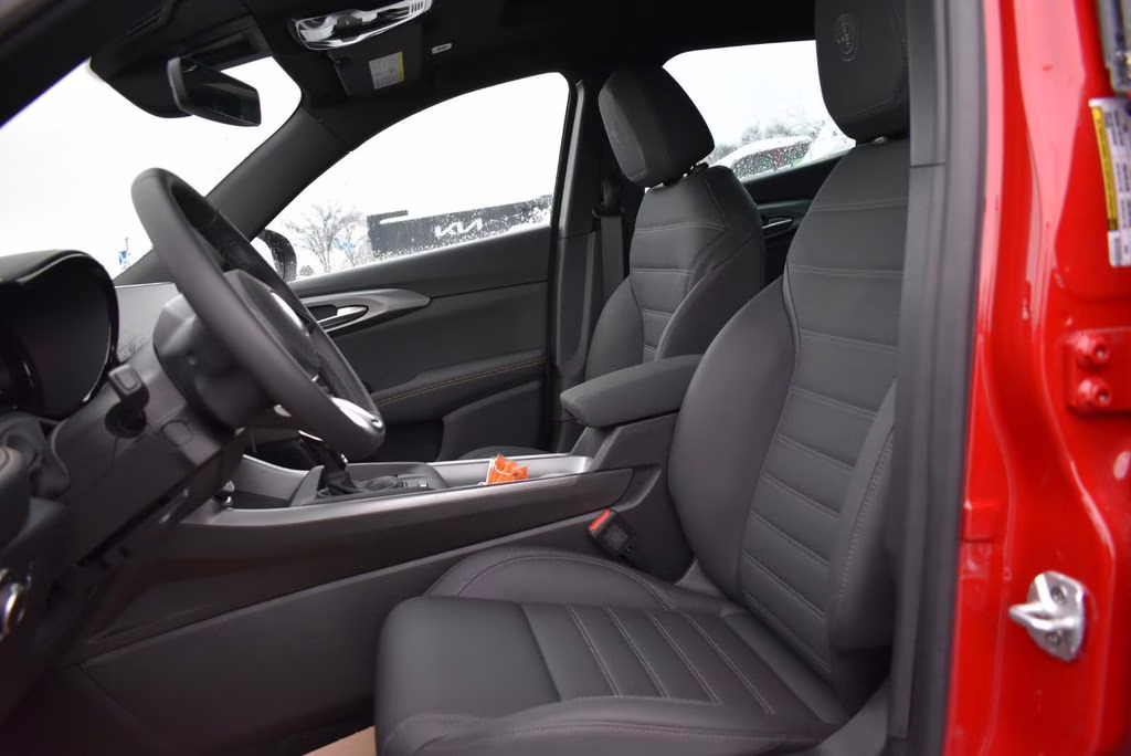 2025 Alfa Rosso Alfa Romeo Tonale Base AWD SUV