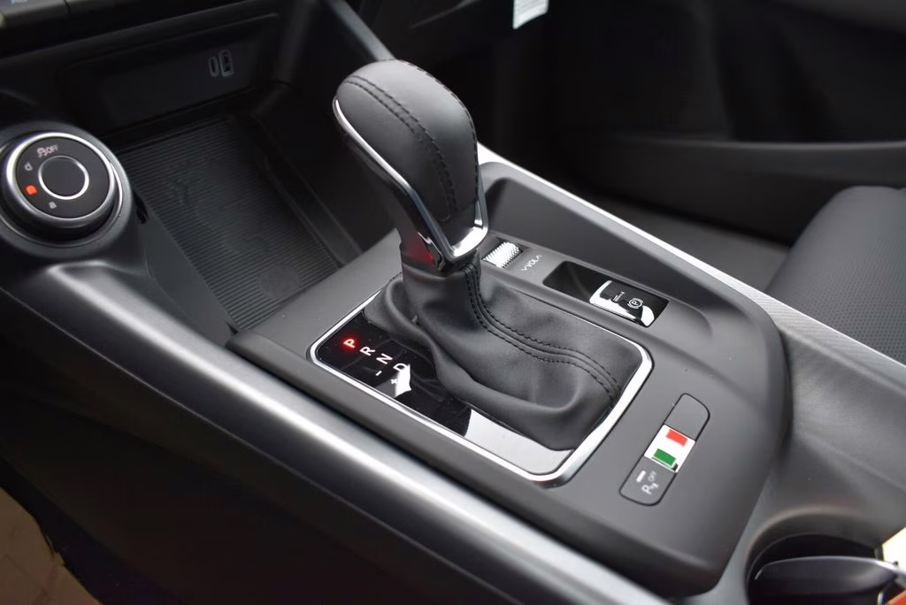 2025 Alfa Rosso Alfa Romeo Tonale Base AWD SUV