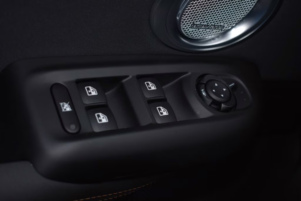 2025 Alfa Rosso Alfa Romeo Tonale Base AWD SUV