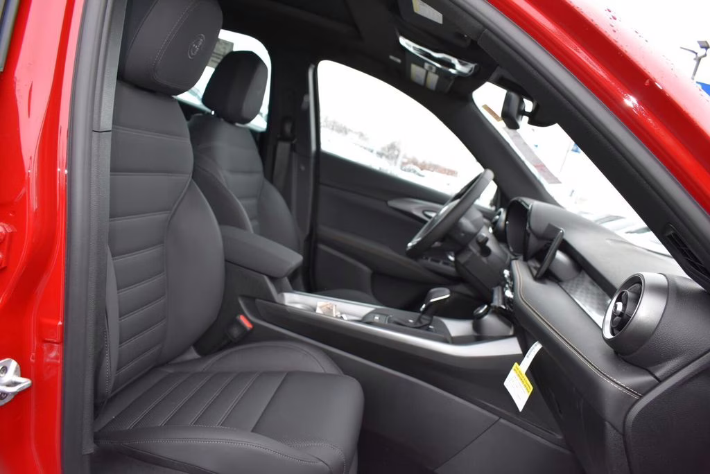 2025 Alfa Rosso Alfa Romeo Tonale Base AWD SUV