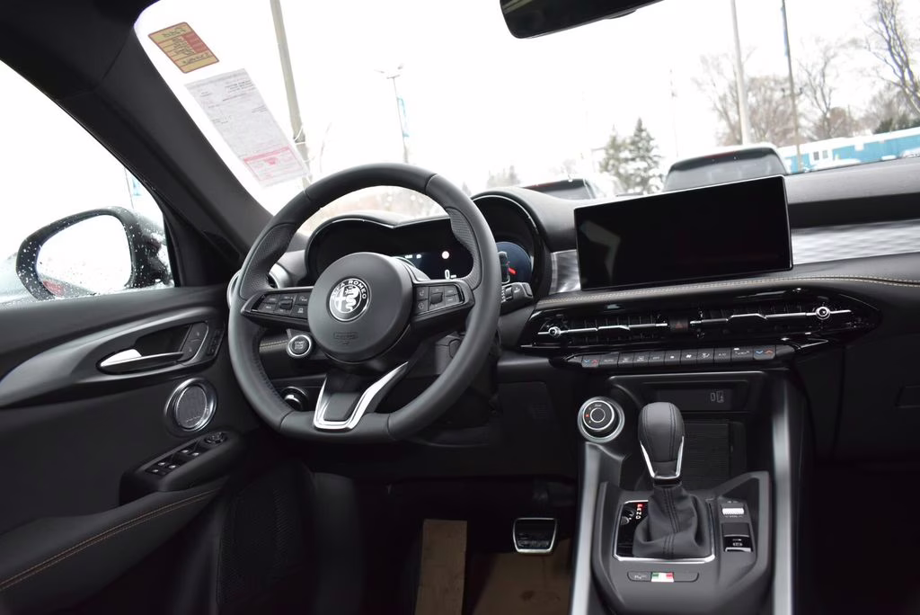 2025 Alfa Rosso Alfa Romeo Tonale Base AWD SUV