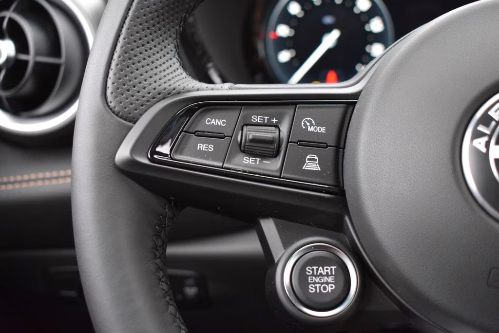 2025 Alfa Black Alfa Romeo Tonale Base AWD SUV