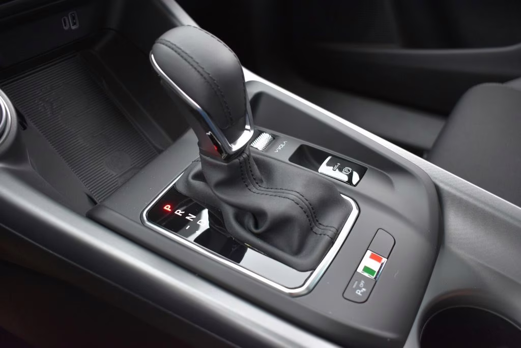 2025 Alfa Black Alfa Romeo Tonale Base AWD SUV