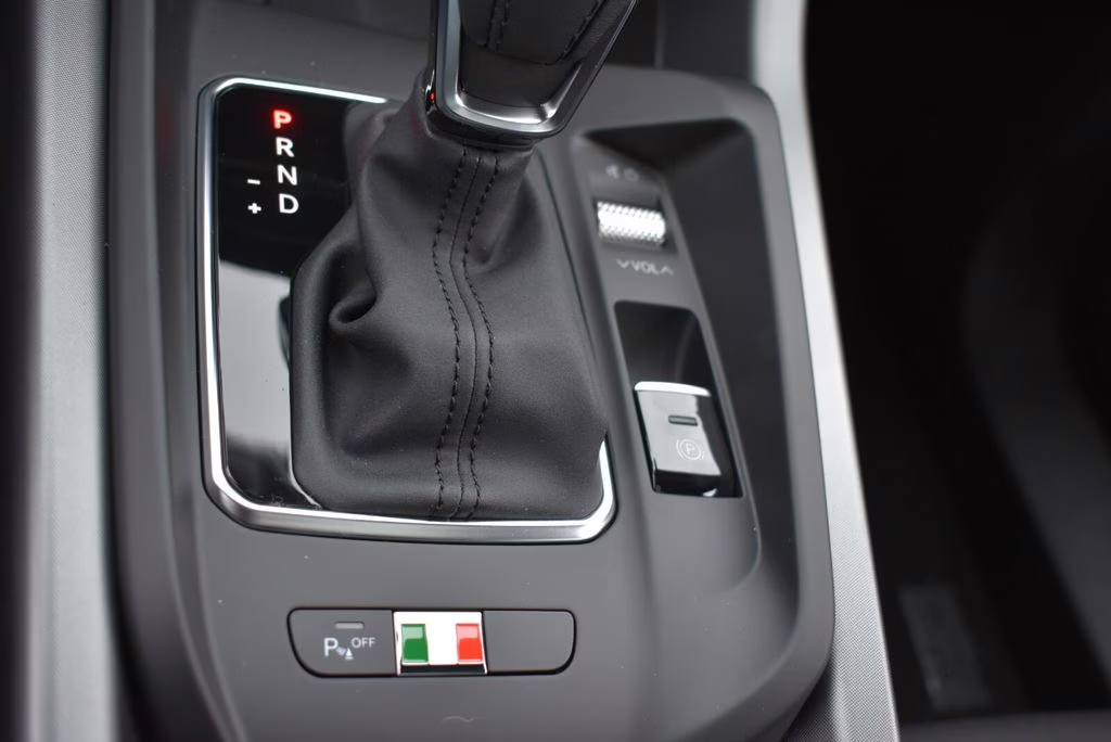 2025 Alfa Black Alfa Romeo Tonale Base AWD SUV