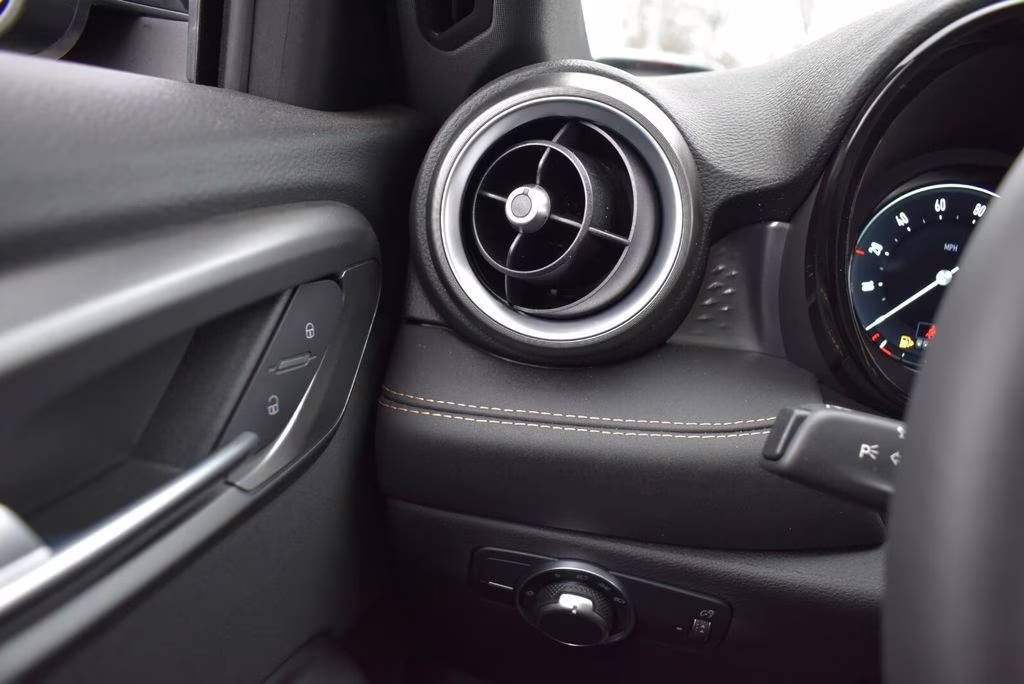 2025 Alfa Black Alfa Romeo Tonale Base AWD SUV