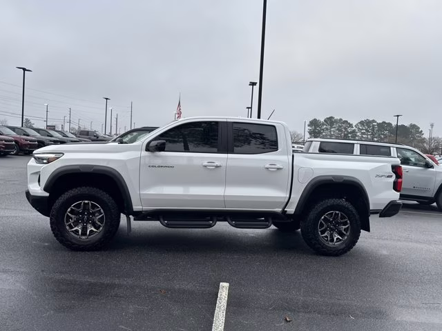 2023 Summit White Chevrolet Colorado 4WD ZR2 4X4 Truck
