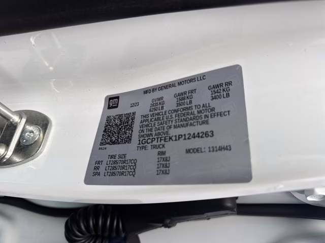 2023 Summit White Chevrolet Colorado 4WD ZR2 4X4 Truck