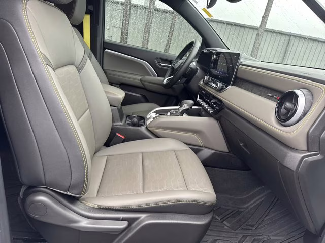 2023 Summit White Chevrolet Colorado 4WD ZR2 4X4 Truck