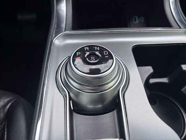 2022 White Metallic Ford Edge Titanium AWD SUV