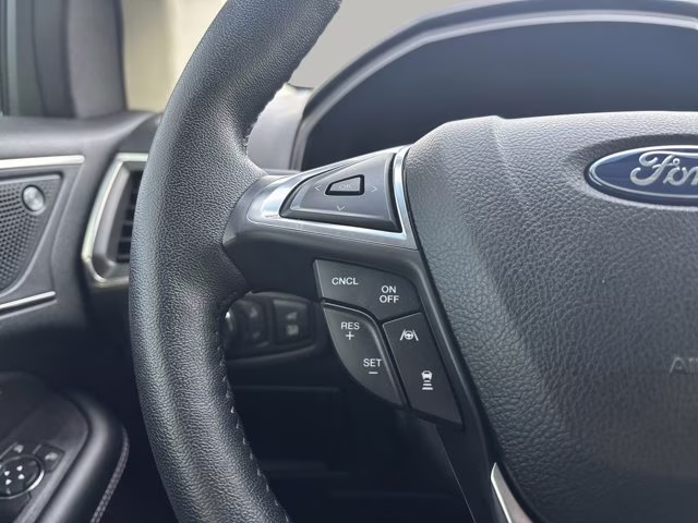 2022 White Metallic Ford Edge Titanium AWD SUV