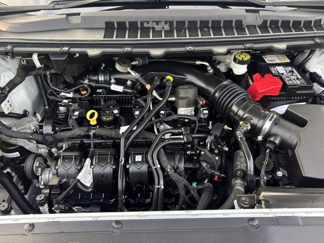 2022 White Metallic Ford Edge Titanium AWD SUV