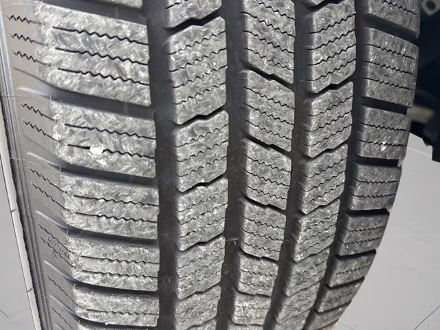 2022 White Metallic Ford Edge Titanium AWD SUV