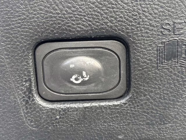 2022 White Metallic Ford Edge Titanium AWD SUV