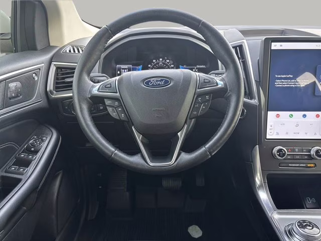 2022 White Metallic Ford Edge Titanium AWD SUV