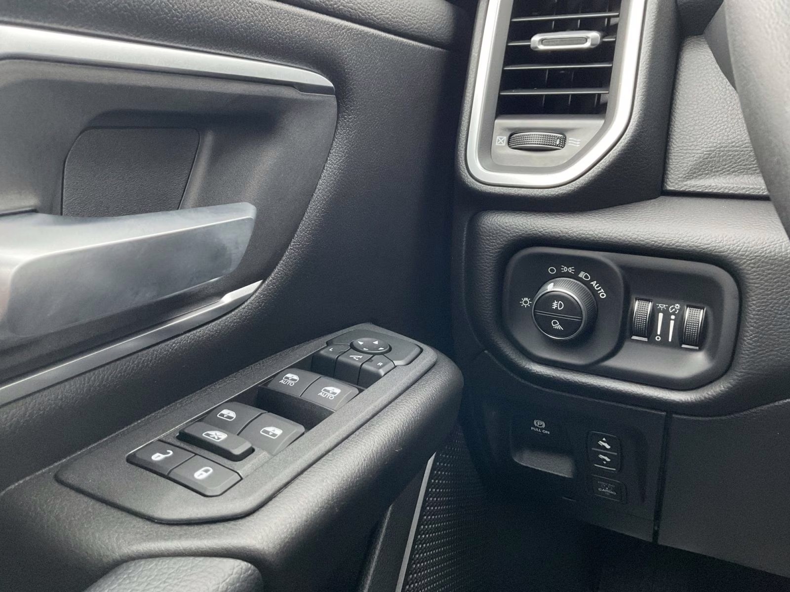 2026 Diamond Black Crystal Pearlcoat Ram 1500 Big Horn/Lone Star 4X4 Truck