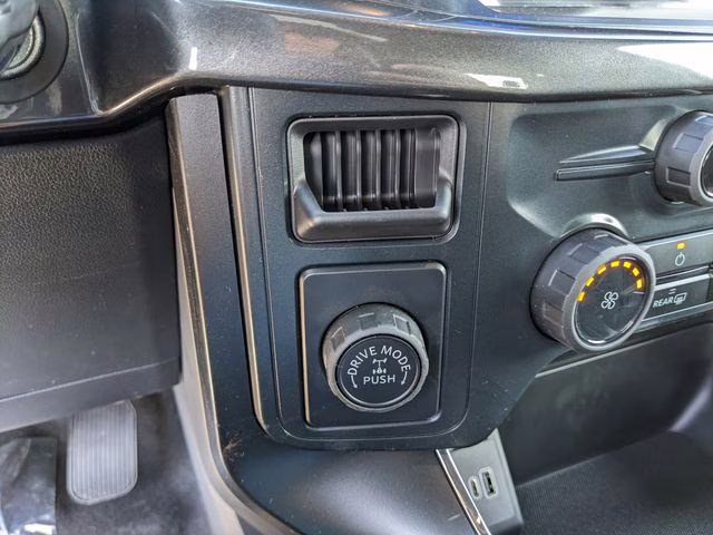 2025 Oxford White Ford F-150 STX RWD Truck