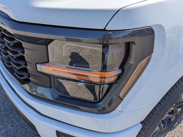 2025 Oxford White Ford F-150 STX RWD Truck