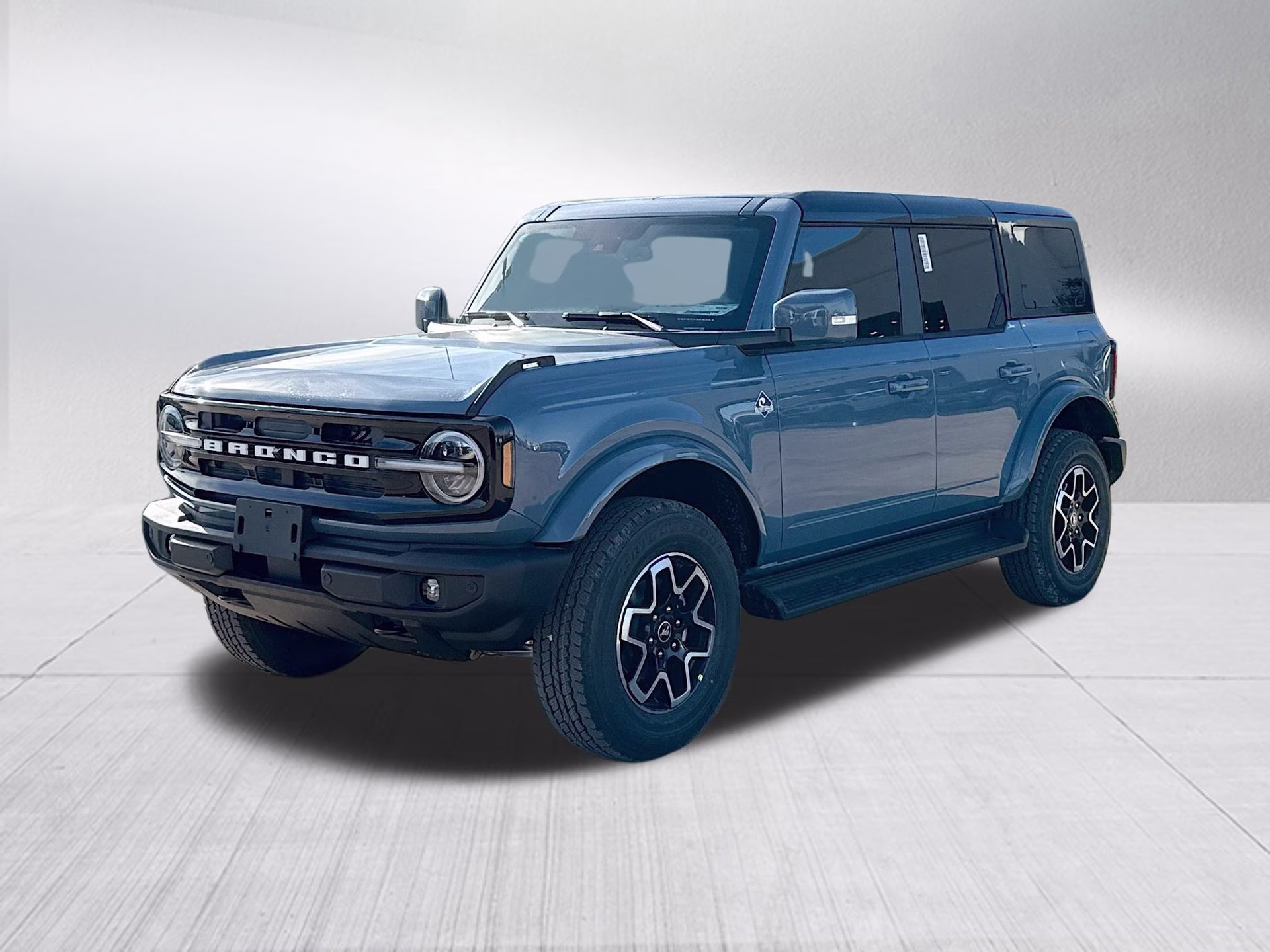 2025 Azure Gray Metallic Tri-Coat Ford Bronco Outer Banks 4X4 SUV