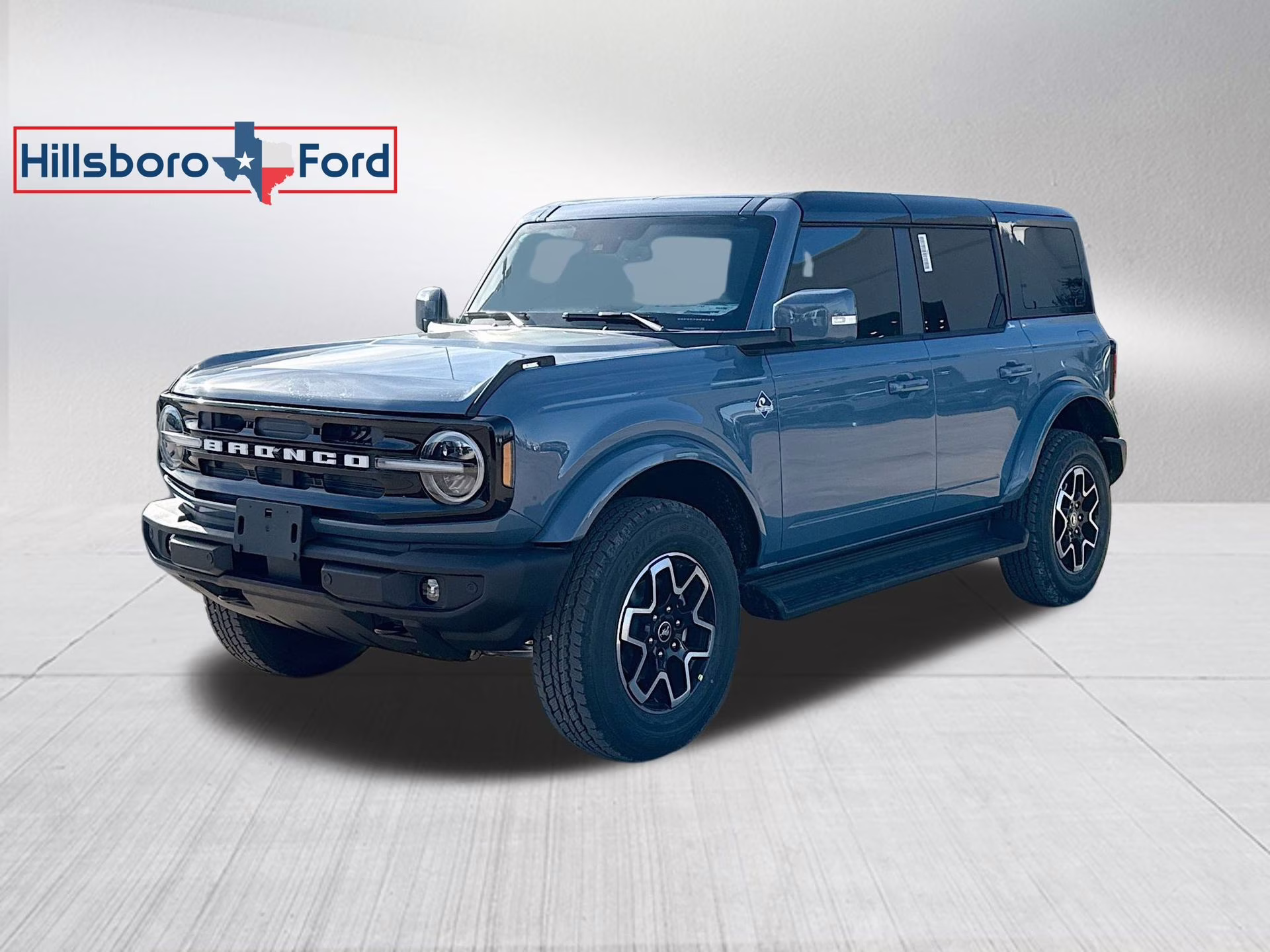 2025 Azure Gray Metallic Tri-Coat Ford Bronco Outer Banks 4X4 SUV