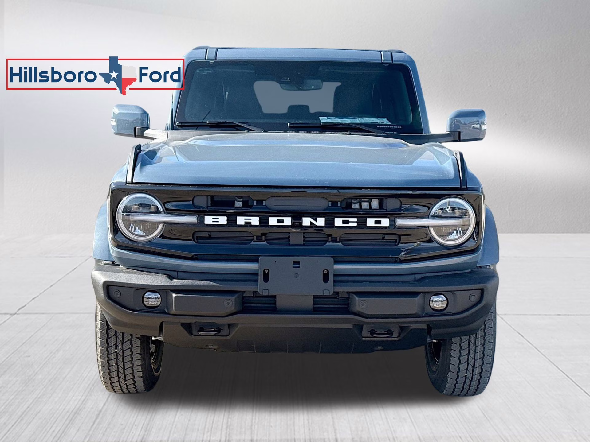 2025 Azure Gray Metallic Tri-Coat Ford Bronco Outer Banks 4X4 SUV