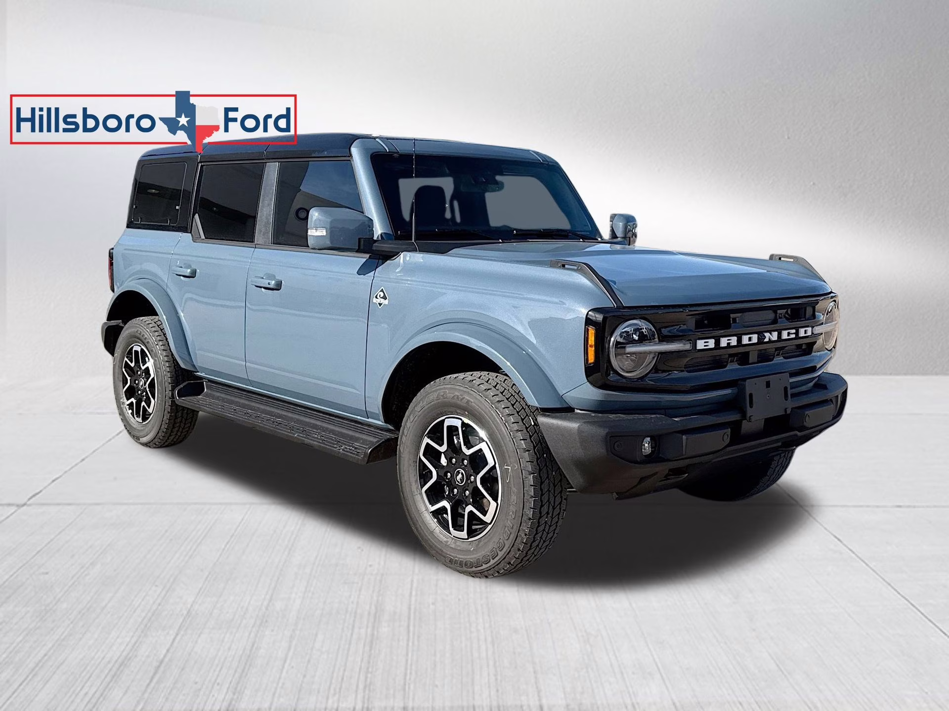 2025 Azure Gray Metallic Tri-Coat Ford Bronco Outer Banks 4X4 SUV