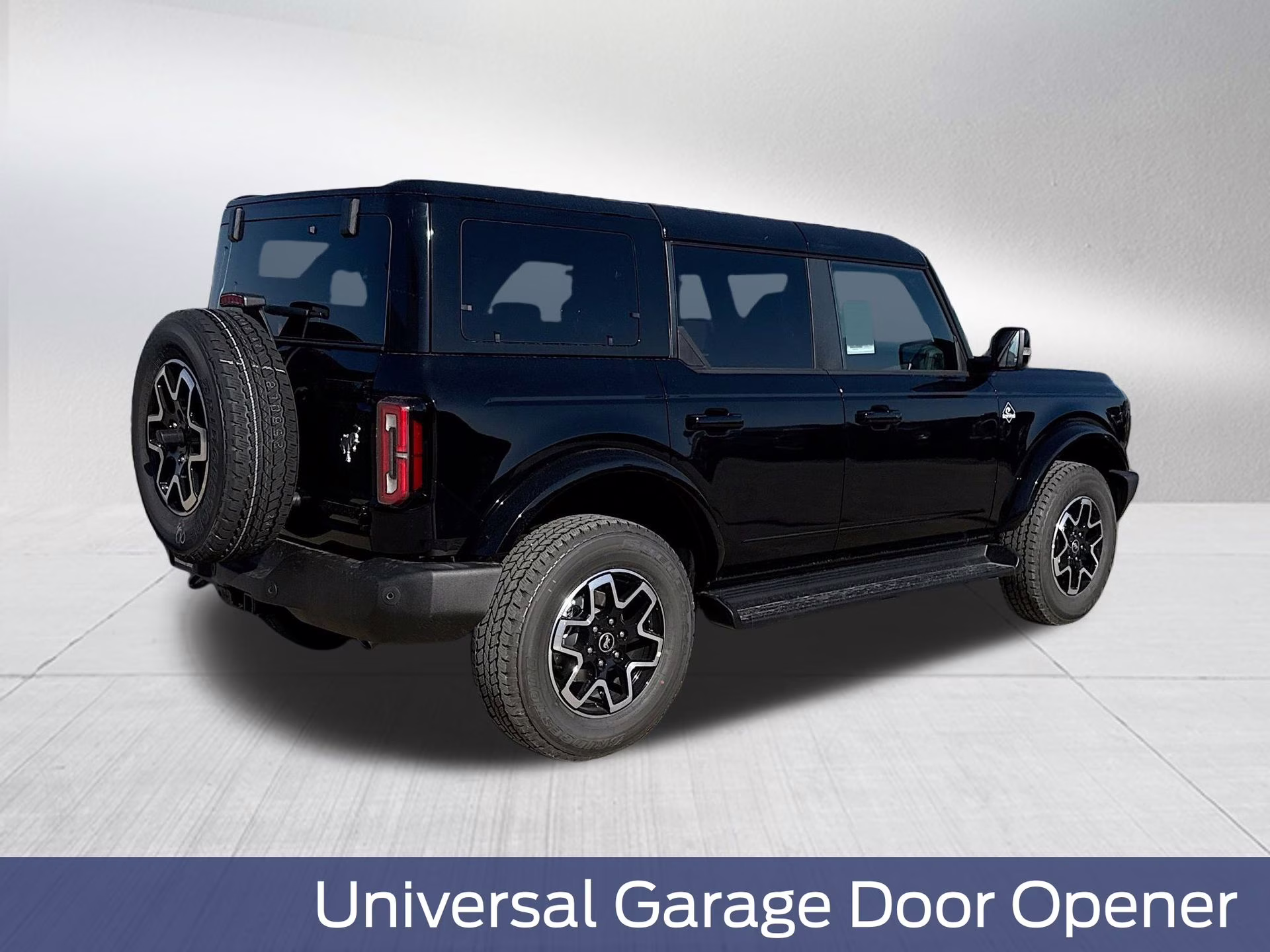 2025 Shadow Black Ford Bronco Outer Banks 4X4 SUV
