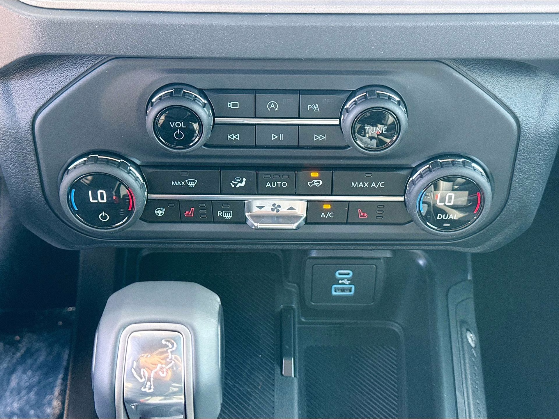 2025 Azure Gray Metallic Tri-Coat Ford Bronco Outer Banks 4X4 SUV