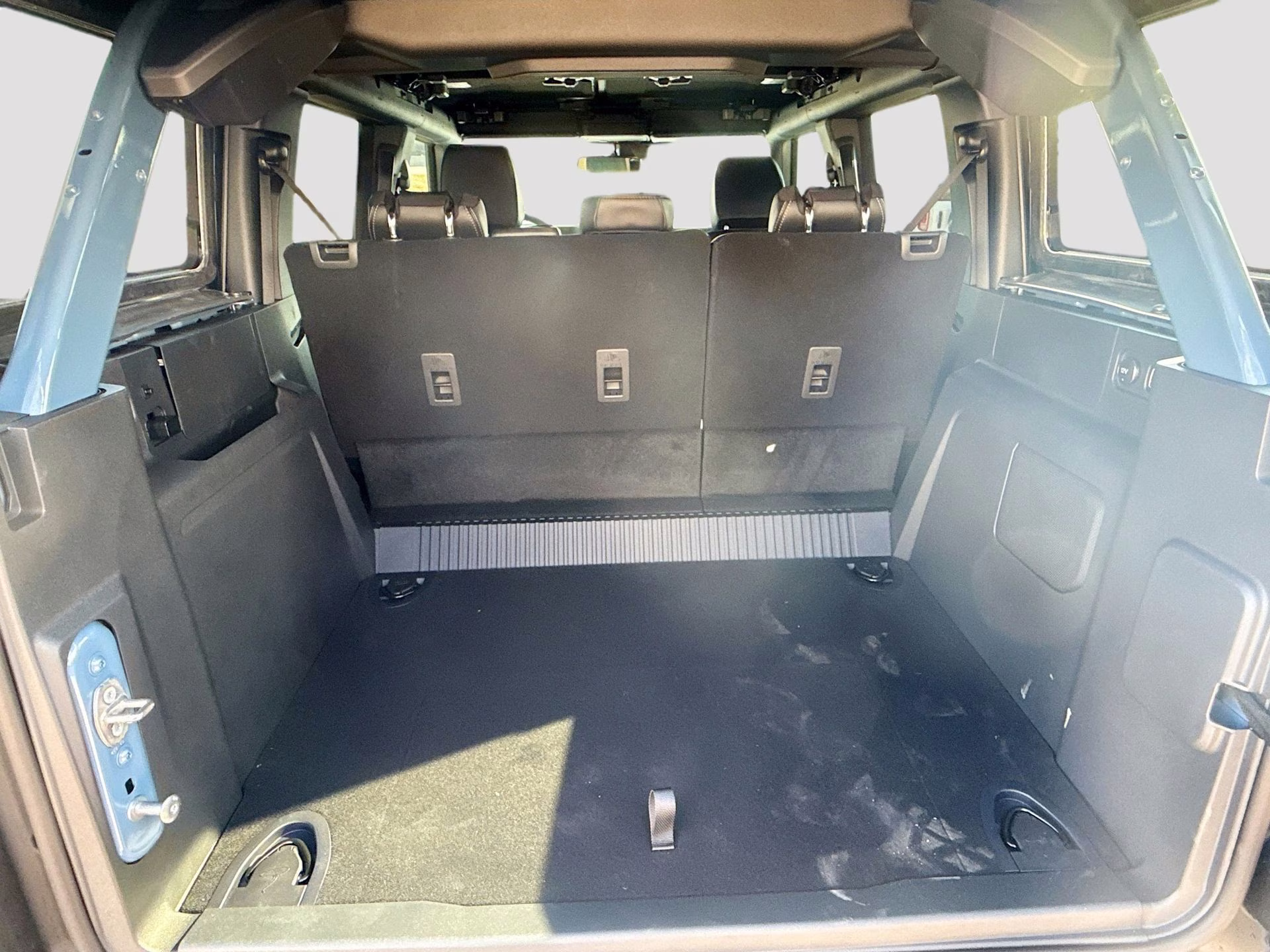 2025 Azure Gray Metallic Tri-Coat Ford Bronco Outer Banks 4X4 SUV