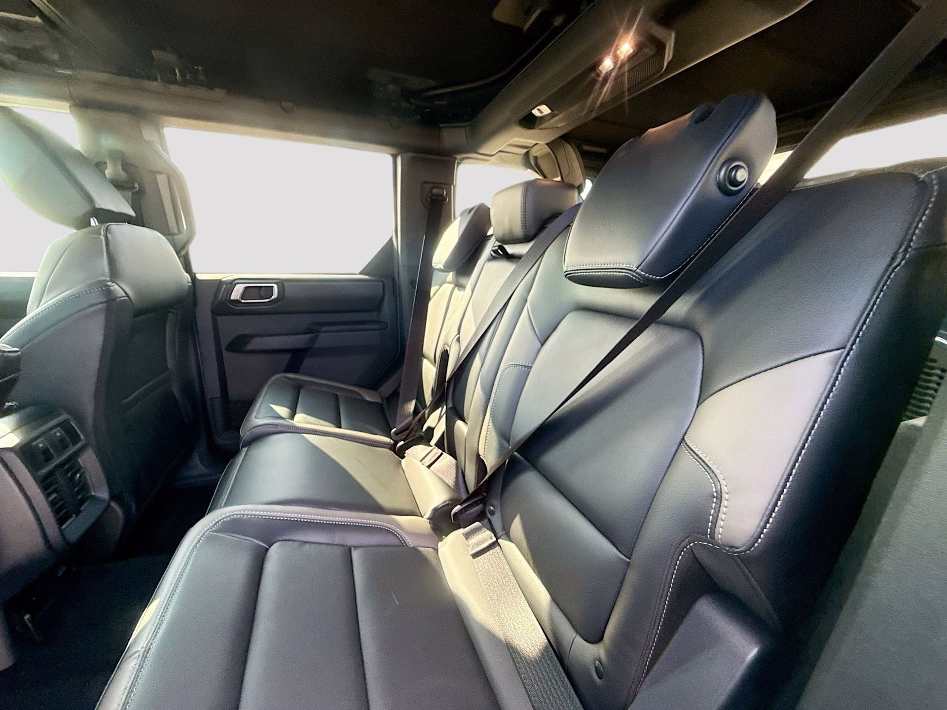 2025 Azure Gray Metallic Tri-Coat Ford Bronco Outer Banks 4X4 SUV