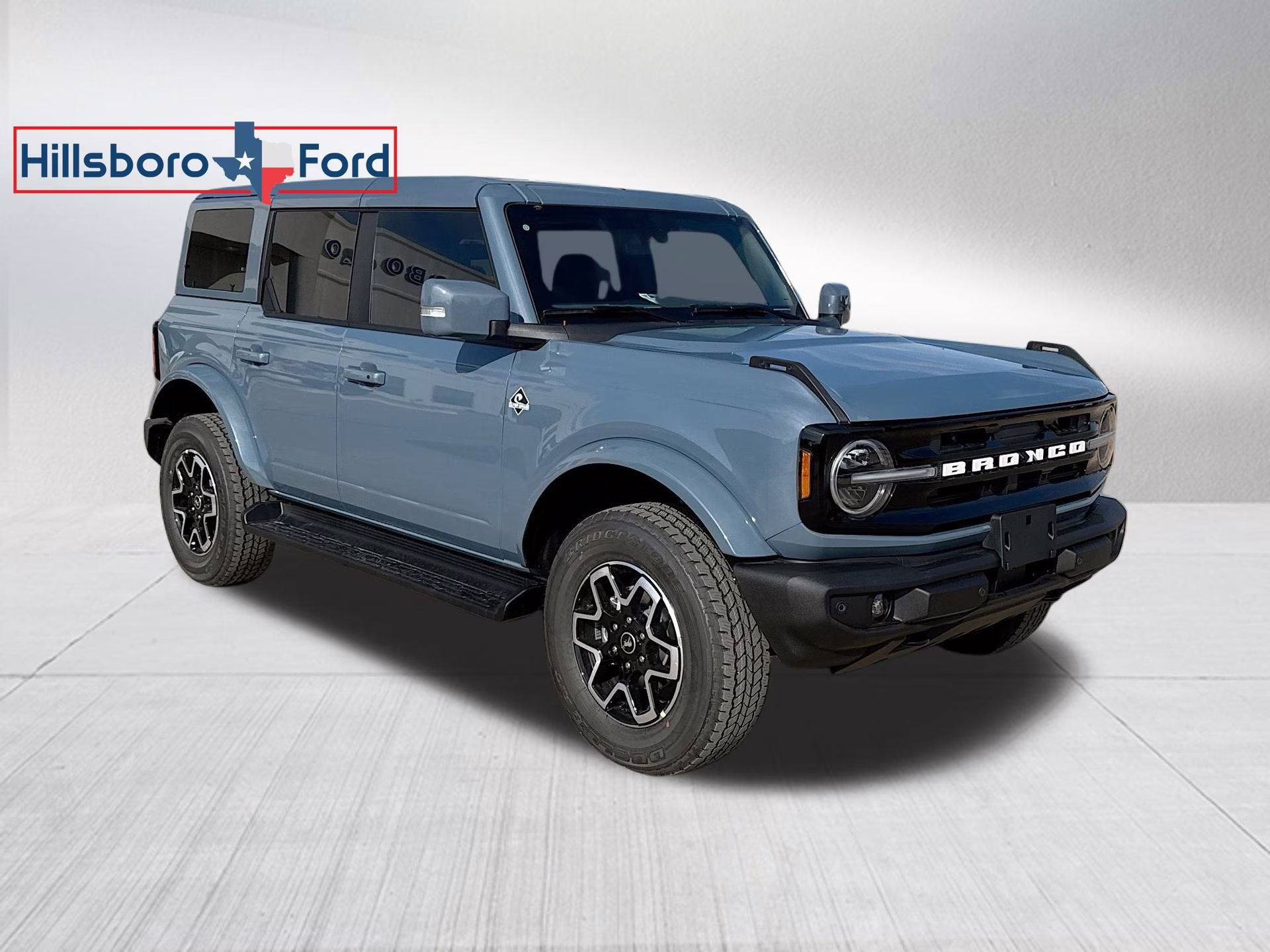 2025 Azure Gray Metallic Tri-Coat Ford Bronco Outer Banks 4X4 SUV