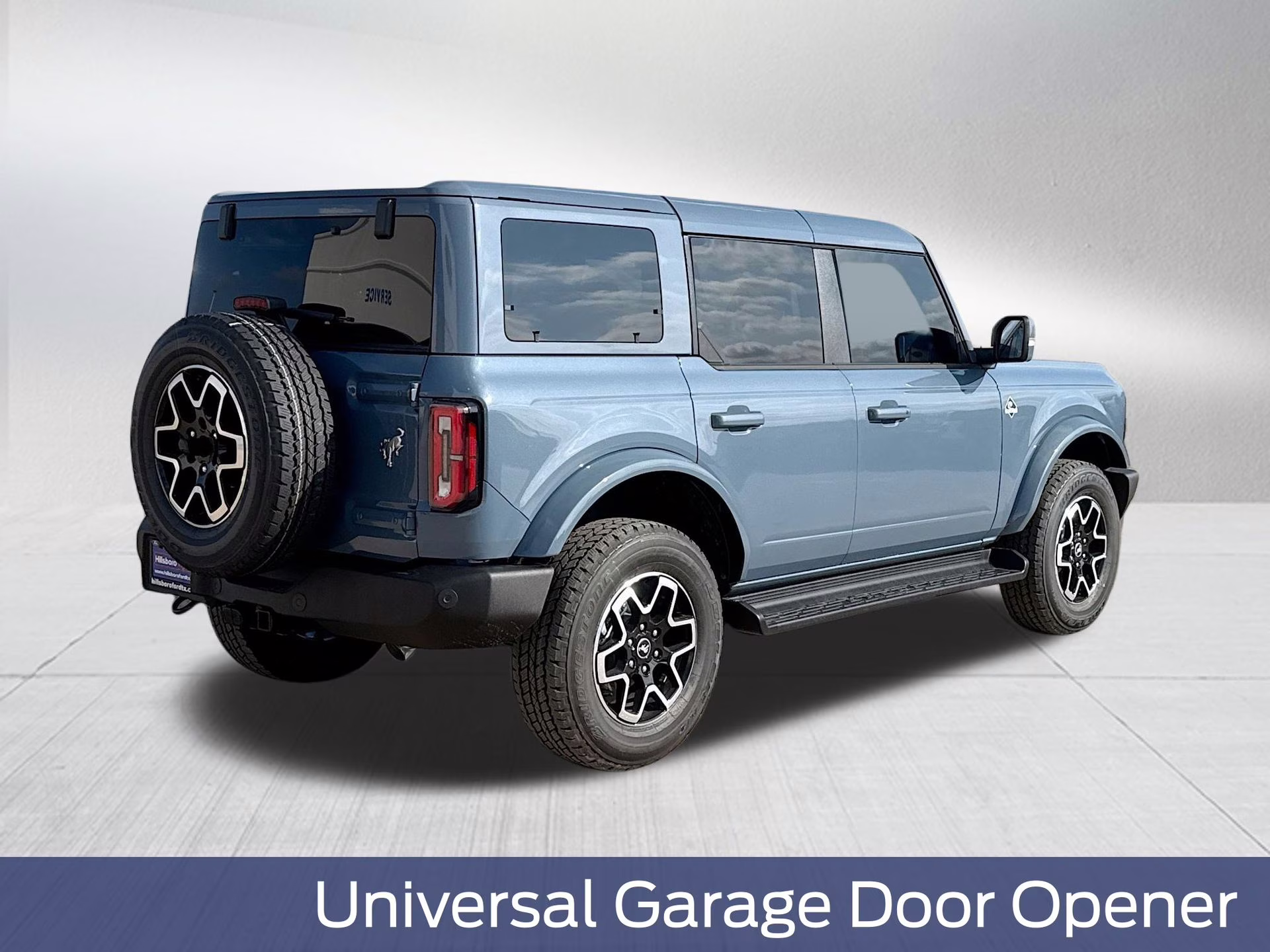 2025 Azure Gray Metallic Tri-Coat Ford Bronco Outer Banks 4X4 SUV