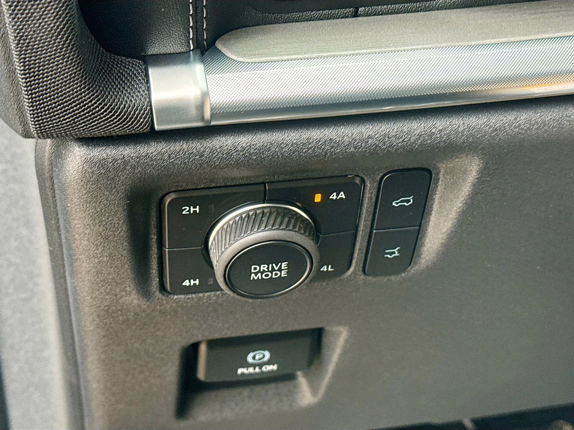 2025 Glacier Gray Metallic TriCoat Ford Expedition Platinum 4X4 SUV