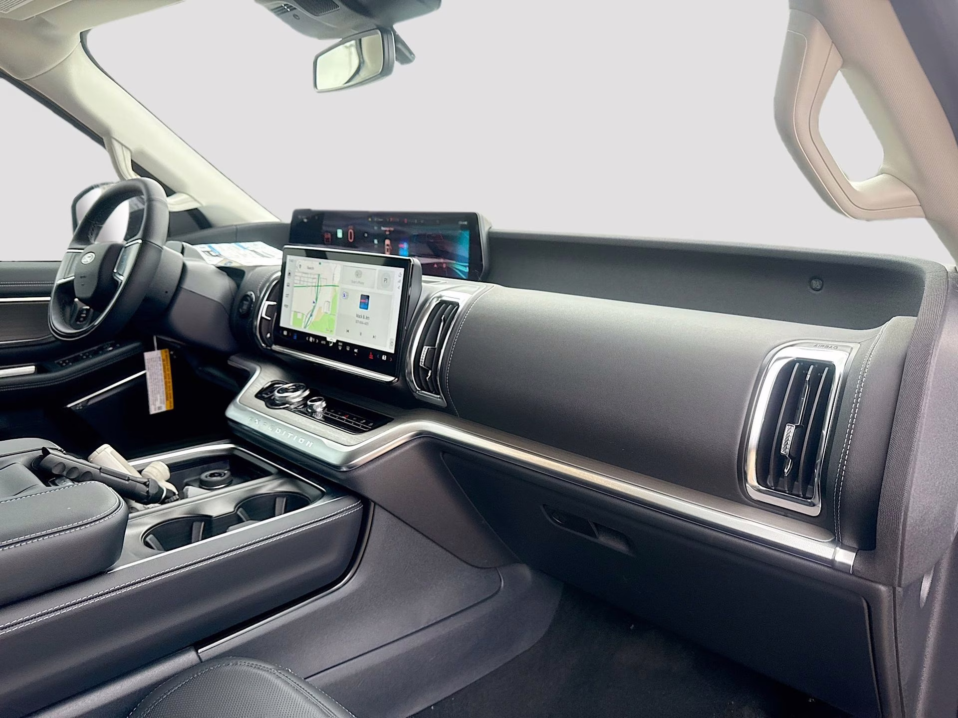 2025 Glacier Gray Metallic TriCoat Ford Expedition Platinum 4X4 SUV